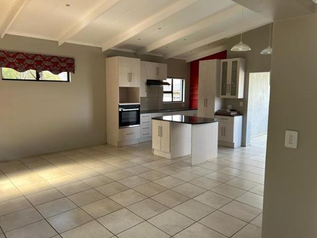 3 Bedroom House in Magalies Golf Estate