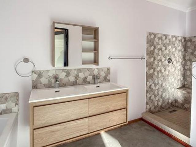 3 Bedroom House in Magalies Golf Estate