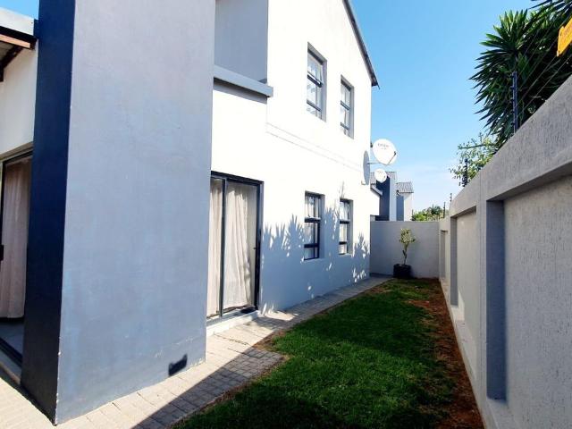 3 Bedroom House in Magalieskruin
