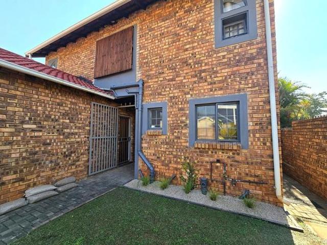 3 Bedroom House in Magalieskruin
