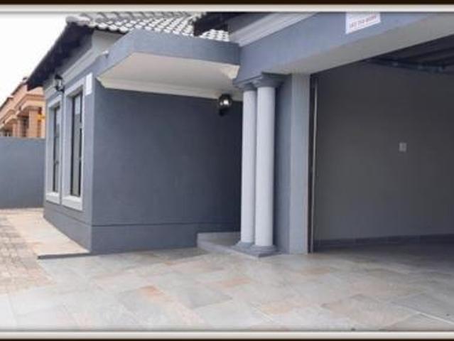 3 Bedroom House in Mahlasedi Park
