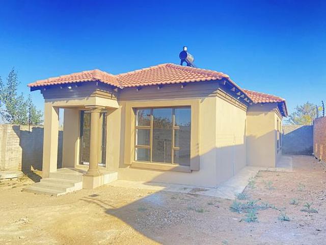 3 Bedroom House in Mahlasedi Park