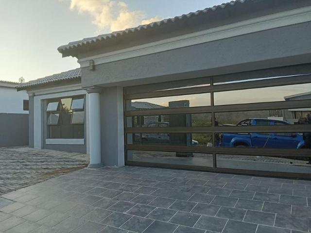 3 Bedroom House in Mahlasedi Park