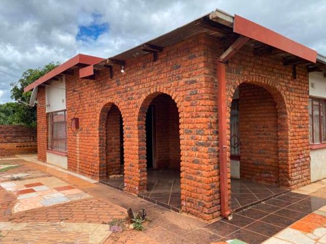 3 Bedroom House in Mahwelereng