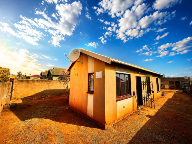 3 Bedroom House in Mahube Valley