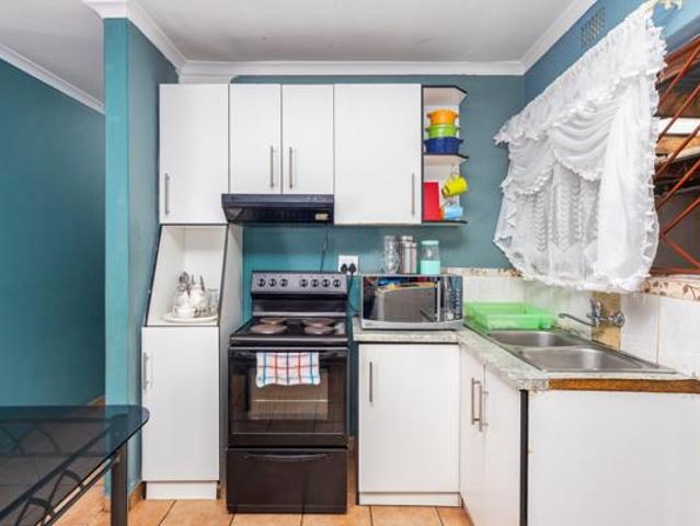 3 Bedroom House in Malibu Village