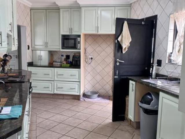 3 Bedroom House in Manaba Beach