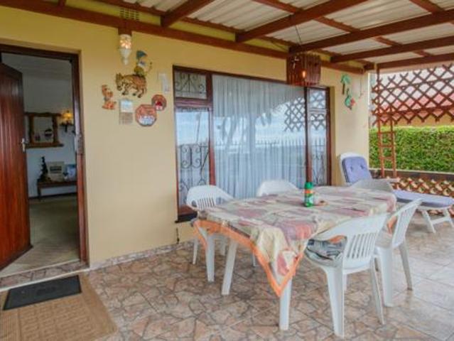 3 Bedroom House in Manaba Beach