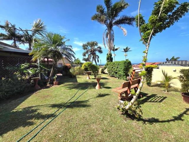 3 Bedroom House in Manaba Beach