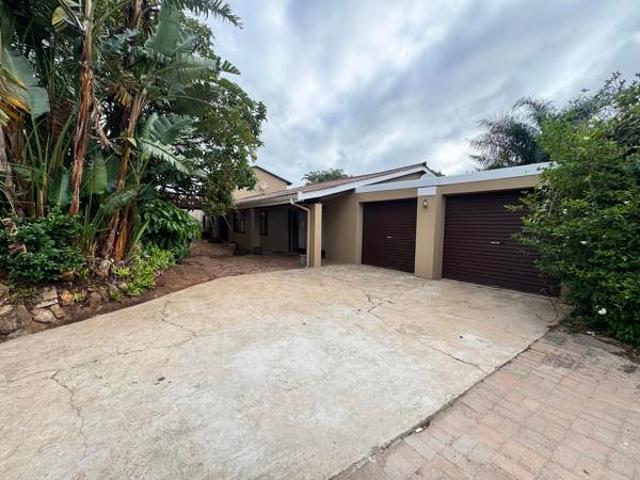 3 Bedroom House in Manaba Beach