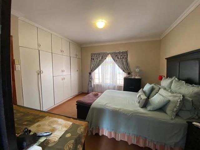 3 Bedroom House in Mandela View