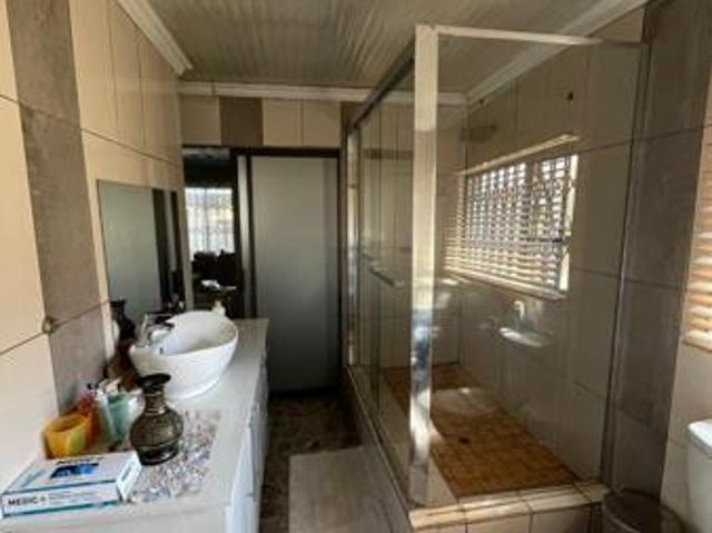3 Bedroom House in Mandela View