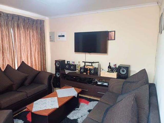 3 Bedroom House in Mandela View