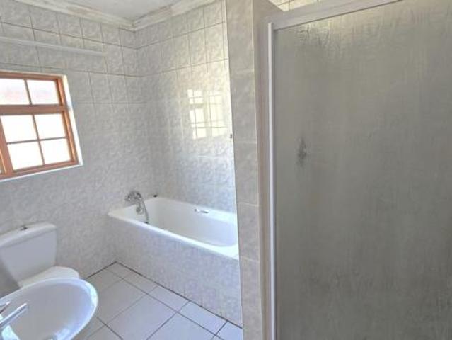 3 Bedroom House in Mandela View