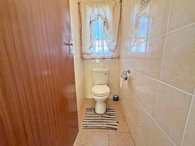 3 Bedroom House in Mandela View