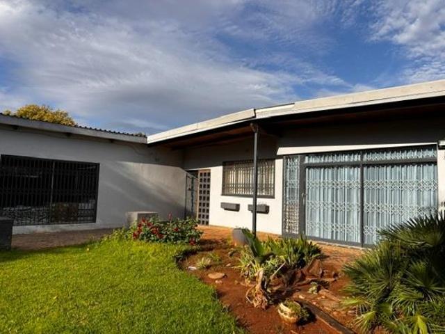 3 Bedroom House in Manzil Park