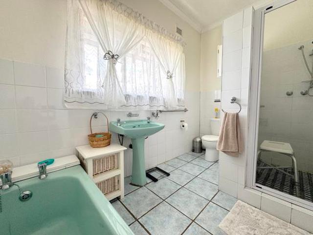 3 Bedroom House in Marina Beach