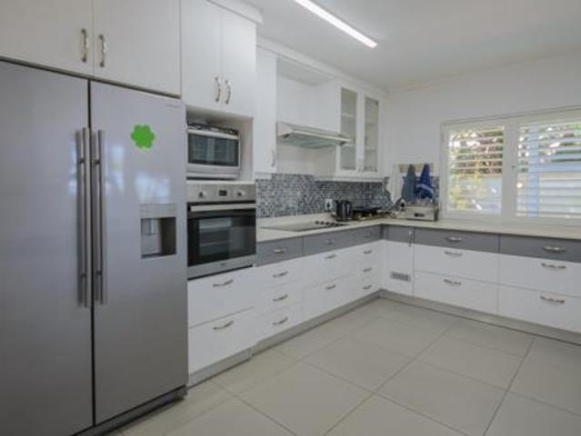 3 Bedroom House in Marina Beach