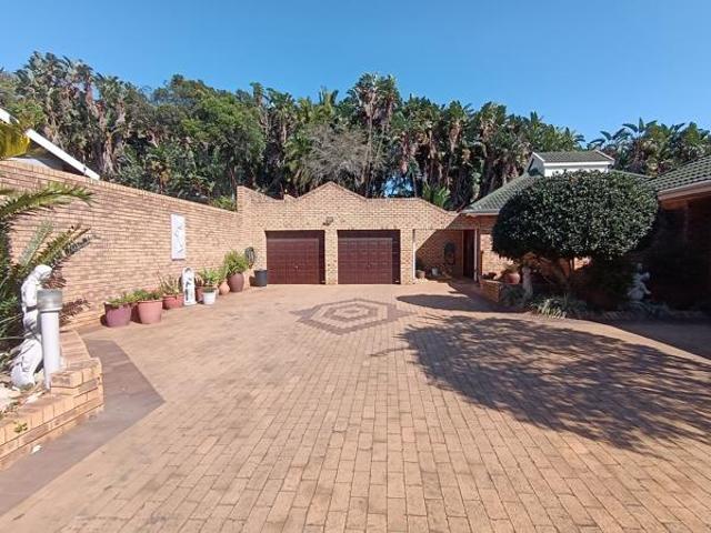 3 Bedroom House in Marina Beach
