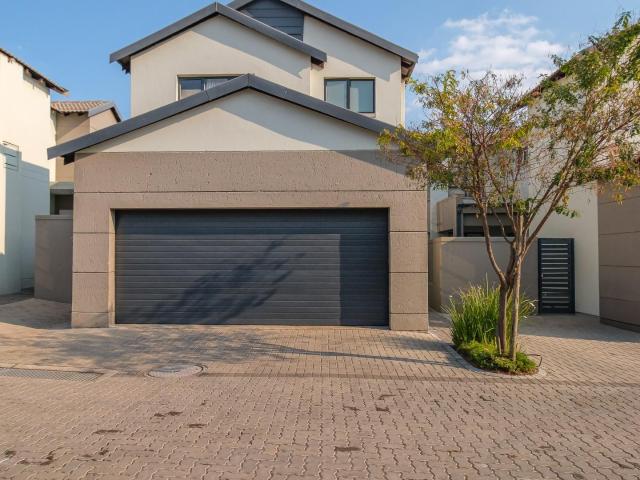 3 Bedroom House in Maroeladal