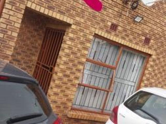 3 Bedroom House in Meadowlands