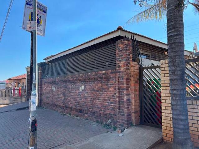 3 Bedroom House in Meadowlands