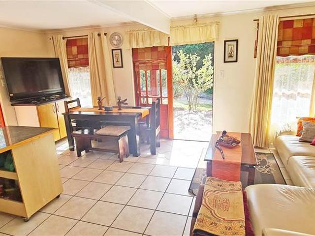 3 Bedroom House in Meerenbosch
