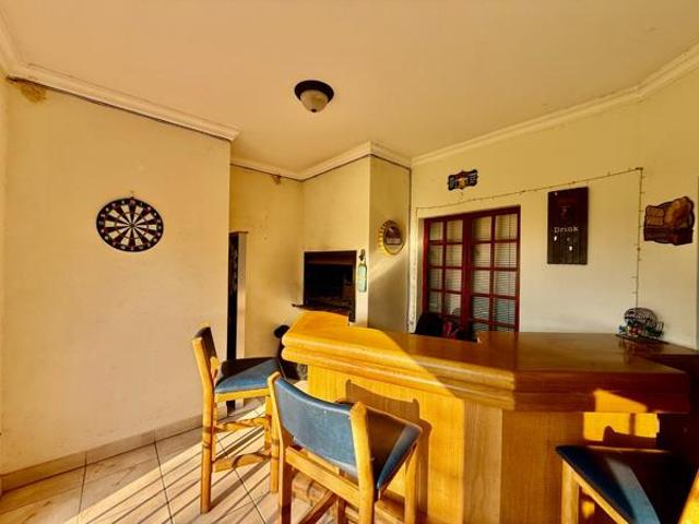 3 Bedroom House in Meerhof
