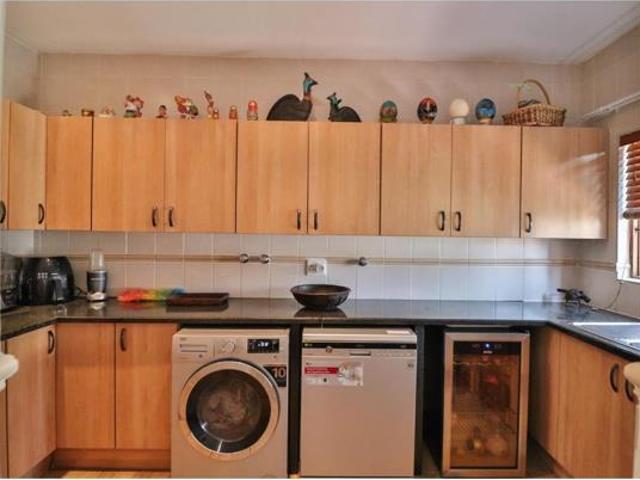 3 Bedroom House in Meerhof