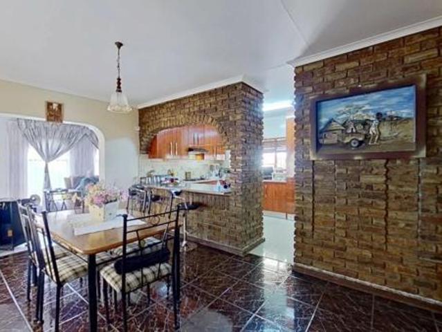 3 Bedroom House in Meiringspark
