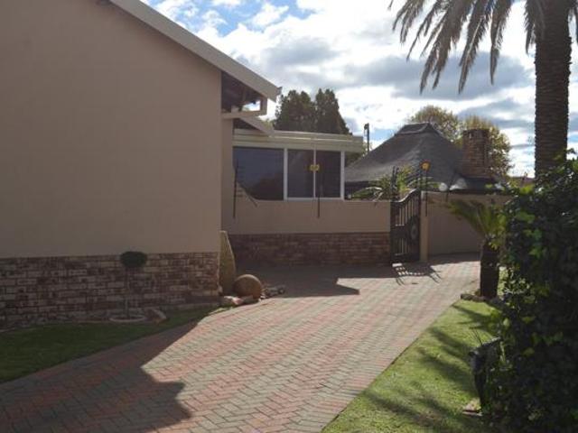 3 Bedroom House in Meiringspark
