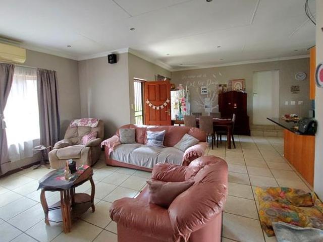 3 Bedroom House in Melodie