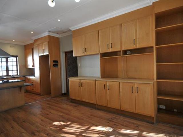 3 Bedroom House in Menlo Park