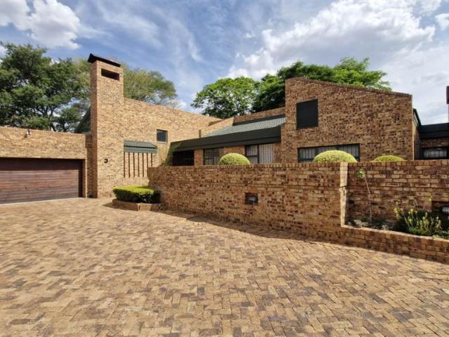 3 Bedroom House in Menlo Park