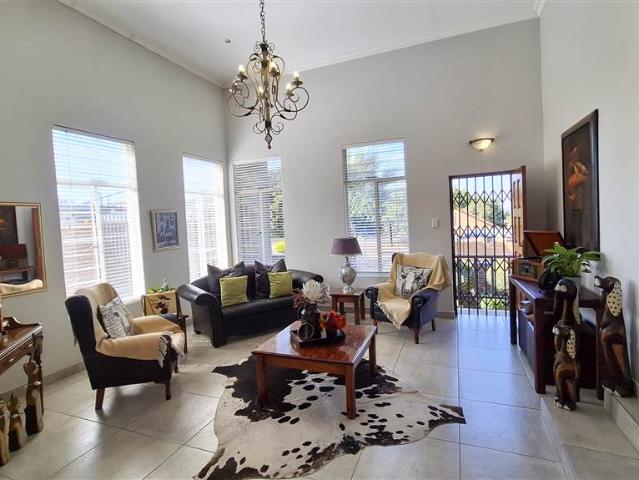 3 Bedroom House in Menlo Park