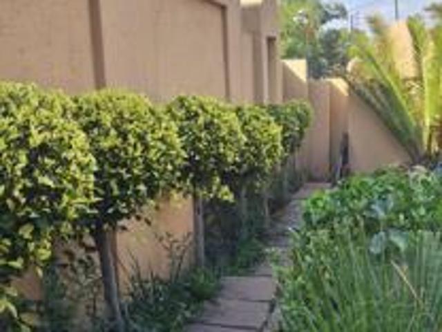 3 Bedroom House in Menlo Park