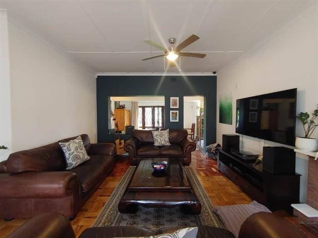 3 Bedroom House in Menlo Park
