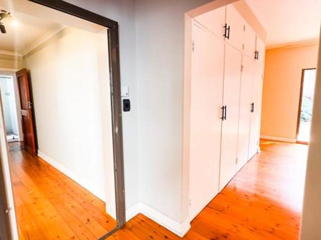 3 Bedroom House in Menlo Park