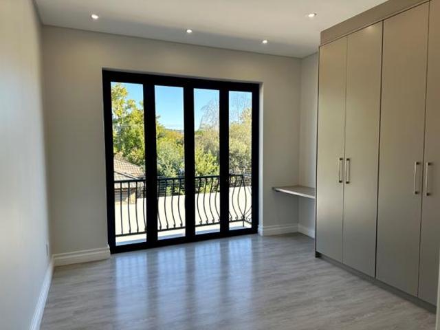 3 Bedroom House in Menlo Park