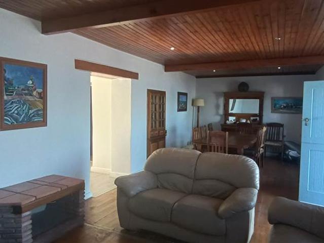 3 Bedroom House in Middedorp
