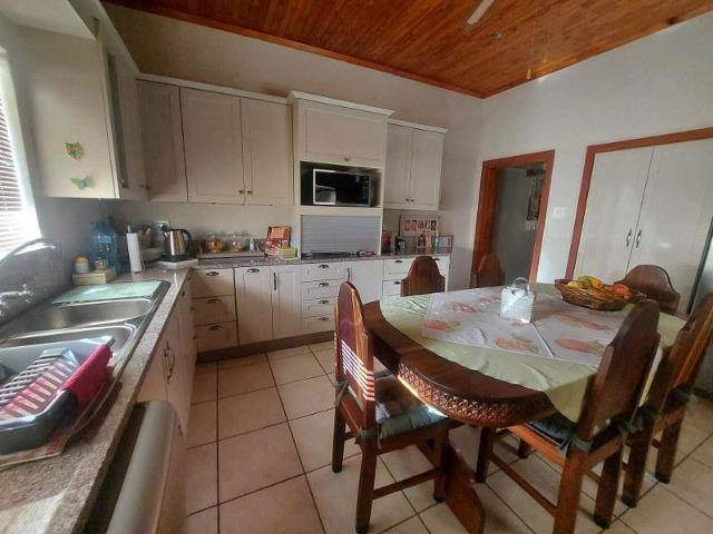 3 Bedroom House in Middelpos
