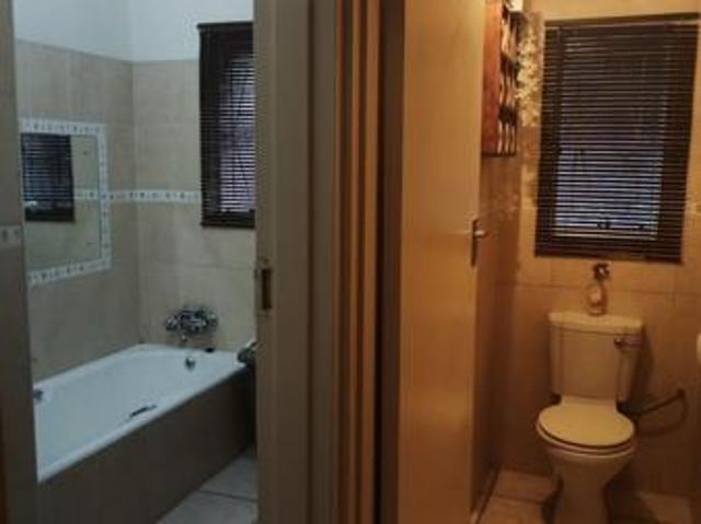 3 Bedroom House in Middelpos