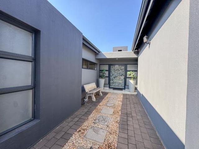 3 Bedroom House in Midstream Meadows