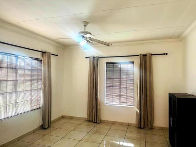 3 Bedroom House in Mineralia