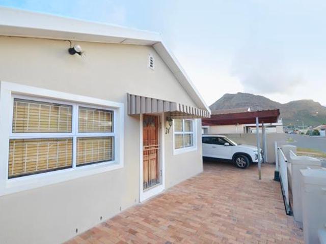 3 Bedroom House in Muizenberg