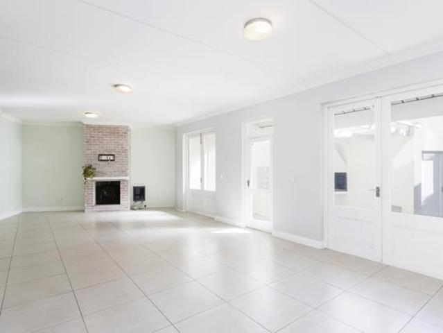 3 Bedroom House in Nooitgedacht Village