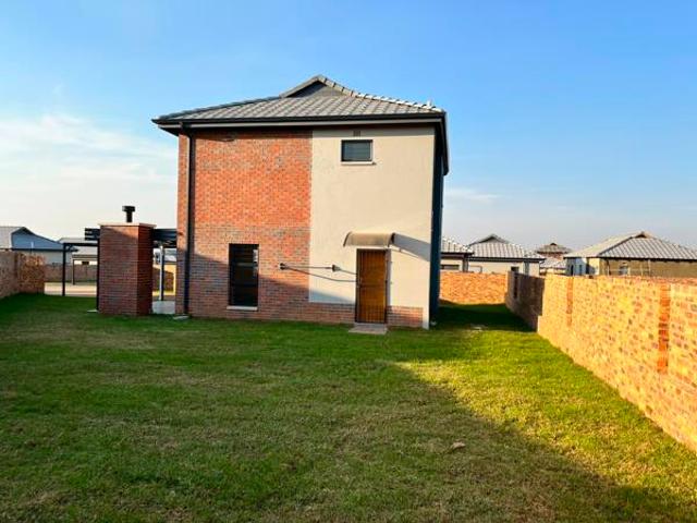 3 Bedroom House in Nooitgedacht