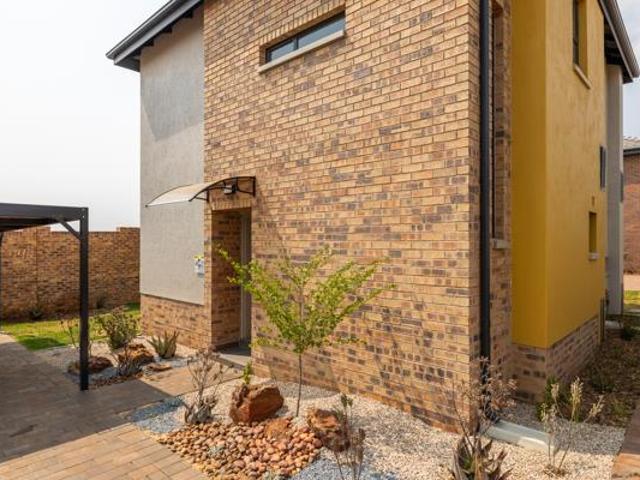 3 Bedroom House in Nooitgedacht