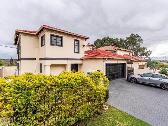 3 Bedroom House in Noordwyk