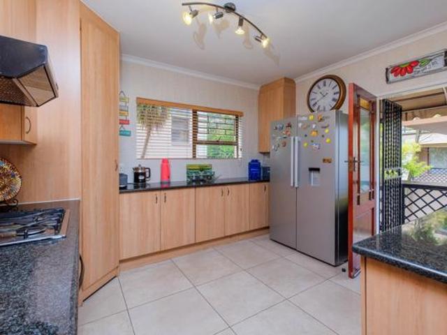 3 Bedroom House in Noordheuwel